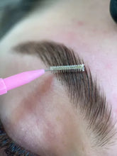 Carregar imagem no visualizador da galeria, ESCOVINHAS PARA BROW LAMINATION COM 10 UNIDADES HELEN COLOR