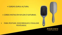 Carregar imagem no visualizador da galeria, ESCOVA PROFISSIONAL RAQUETE CERDAS MISTAS MARCO BONI