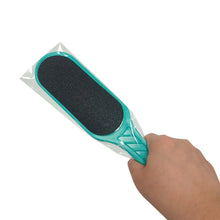 Carregar imagem no visualizador da galeria, LIXA DESCARTÁVEL PARA OS PÉS COM REFIL PLÁSTICO 12 UNIDADES SANTA CLARA