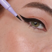 Carregar imagem no visualizador da galeria, CANETA DELINEADORA PARA OLHOS COR PRETA BAUNY