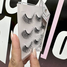 Carregar imagem no visualizador da galeria, CÍLIOS COM 3 PARES GATINHO QUEEN CAT HINFINITY
